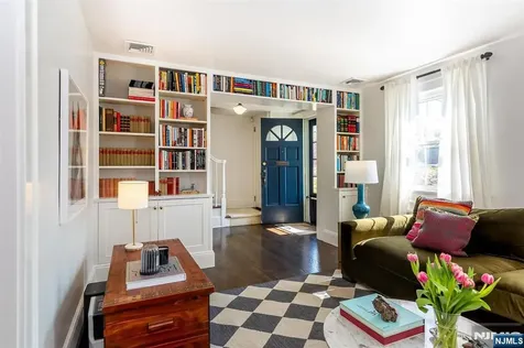 582 Highland Avenue Montclair NJ 07043