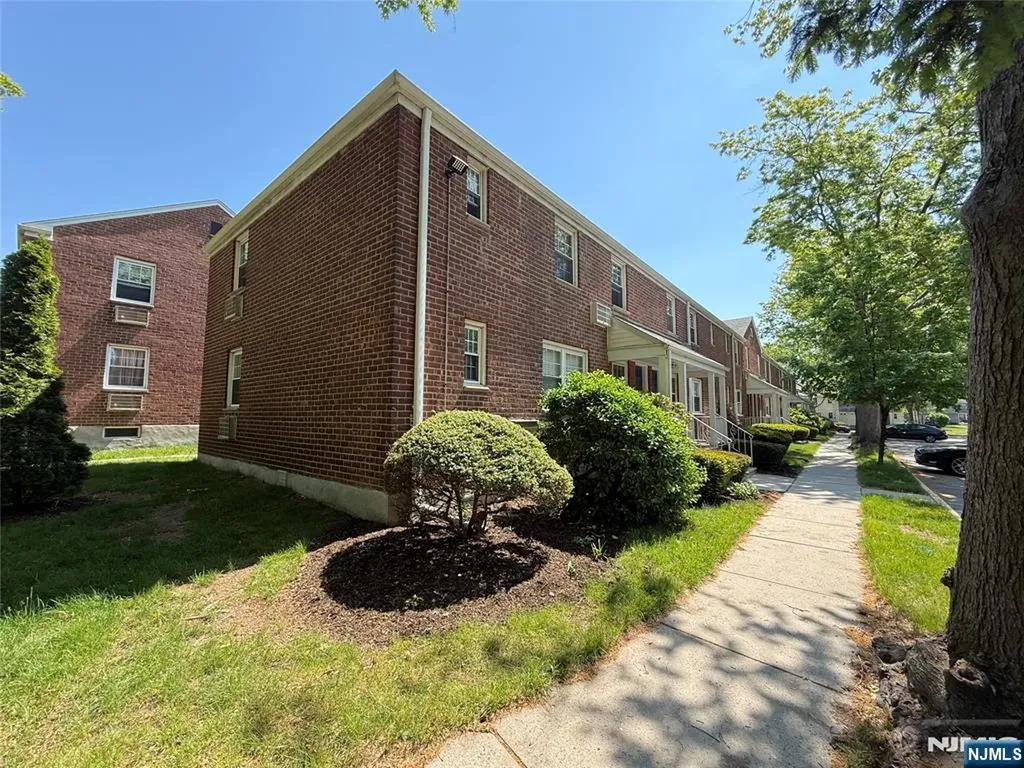 20 Clark Court Rutherford NJ 07070