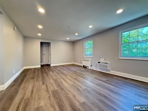 20 Clark Court Rutherford NJ 07070