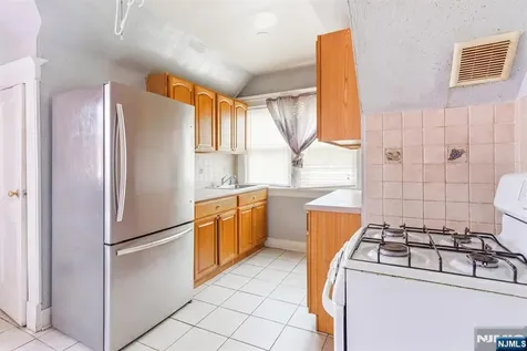 73-75 Knickerbocker Avenue Paterson NJ 07503