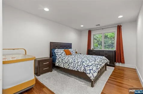 7 Oakdene Terrace Edgewater NJ 07020