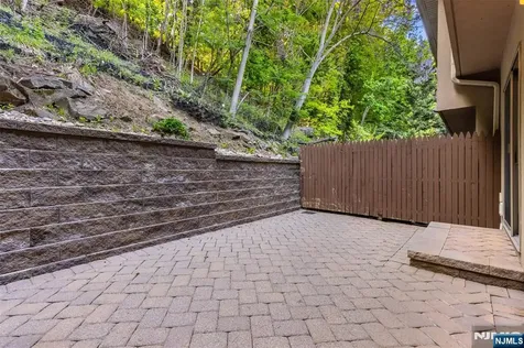 7 Oakdene Terrace Edgewater NJ 07020