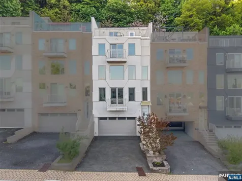 7 Oakdene Terrace Edgewater NJ 07020