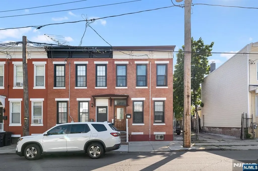 37 Emmet Newark NJ 07114