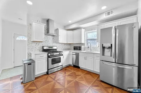 37 Emmet Newark NJ 07114