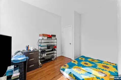 37 Emmet Newark NJ 07114