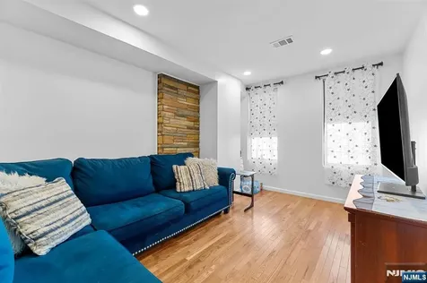 37 Emmet Newark NJ 07114