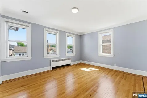 773 Kingsland Avenue Ridgefield NJ 07657