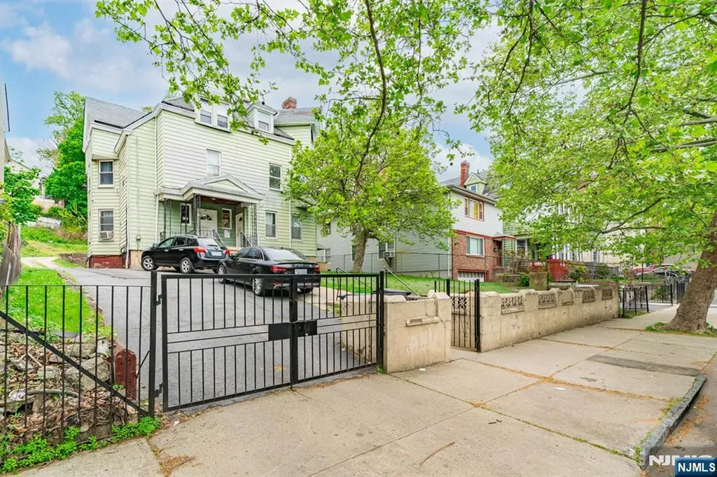 464-466 Summer Avenue Newark NJ 07104