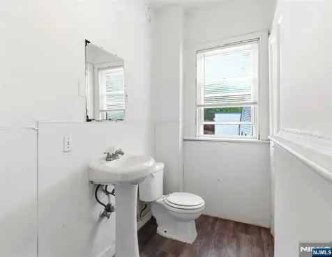 464-466 Summer Avenue Newark NJ 07104