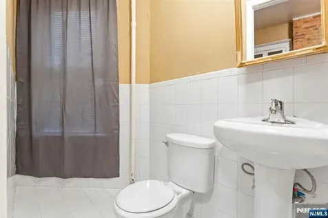 464-466 Summer Avenue Newark NJ 07104