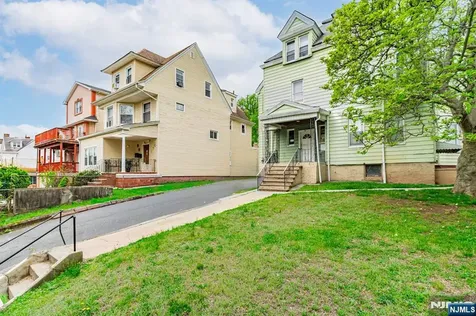 464-466 Summer Avenue Newark NJ 07104