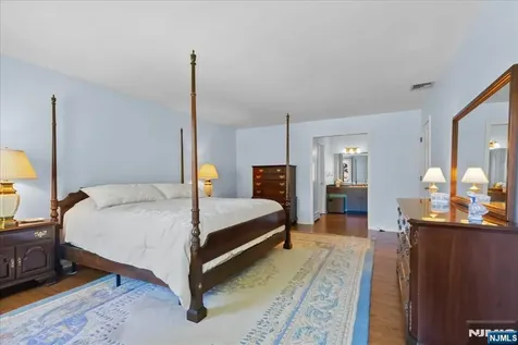 74 Van Blarcom Lane Wyckoff NJ 07481