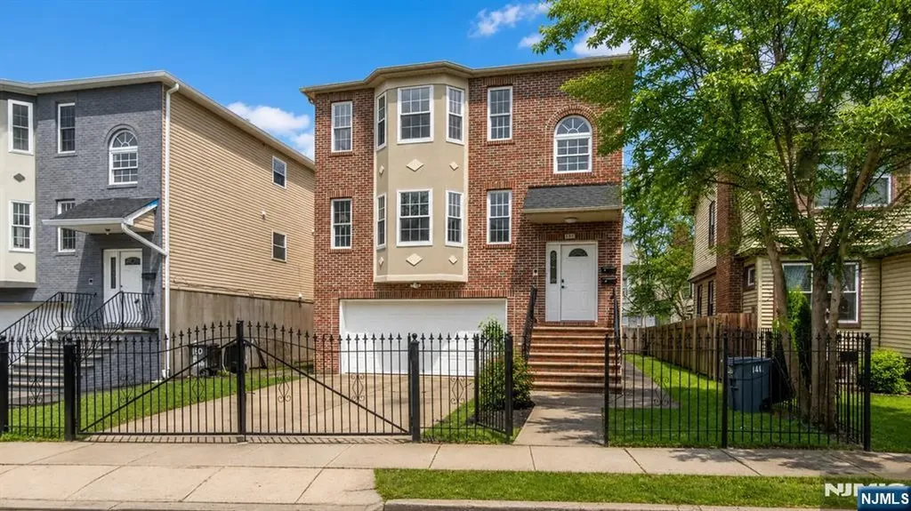 148 Munn Avenue East Orange NJ 07017