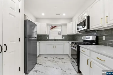 148 Munn Avenue East Orange NJ 07017