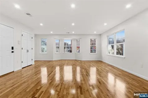 148 Munn Avenue East Orange NJ 07017