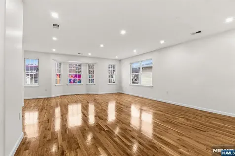 148 Munn Avenue East Orange NJ 07017