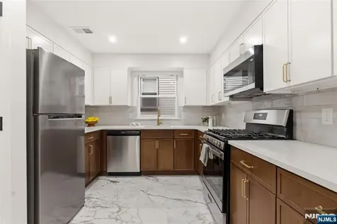 148 Munn Avenue East Orange NJ 07017