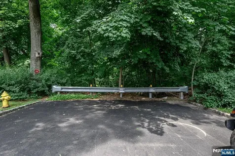 39 Forest Drive Bloomfield NJ 07003