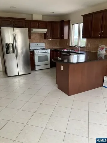 843 Pleasantview Terrace Ridgefield NJ 07657