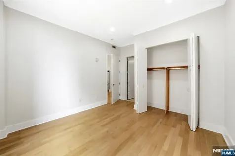 4 Beacon Way Jersey City NJ 07304