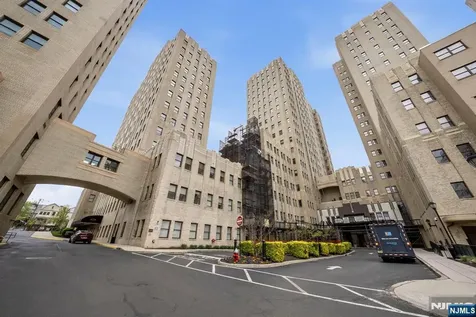 4 Beacon Way Jersey City NJ 07304