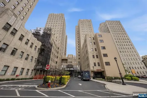 4 Beacon Way Jersey City NJ 07304