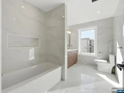 138-140A Weigands Lane Secaucus NJ 07094