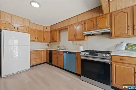 765 Chase Avenue Lyndhurst NJ 07071