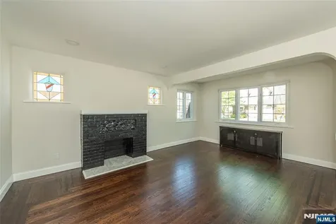 1019 Haddon Place Teaneck NJ 07666