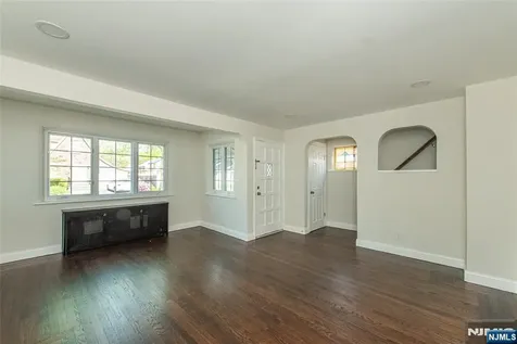 1019 Haddon Place Teaneck NJ 07666