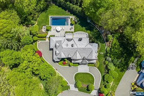 555 Miller Court Wyckoff NJ 07481