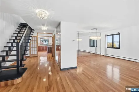9B Cove Lane North Bergen NJ 07047