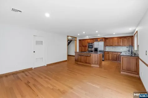 9B Cove Lane North Bergen NJ 07047
