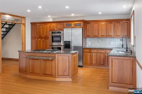 9B Cove Lane North Bergen NJ 07047