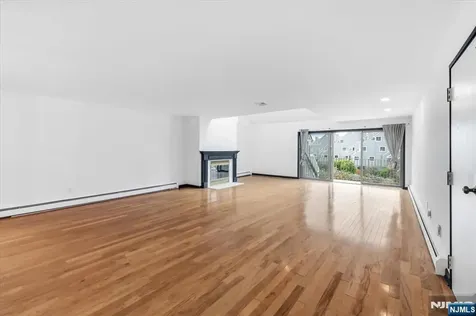 9B Cove Lane North Bergen NJ 07047