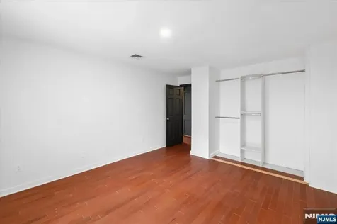 9B Cove Lane North Bergen NJ 07047