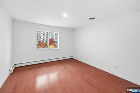 9B Cove Lane North Bergen NJ 07047