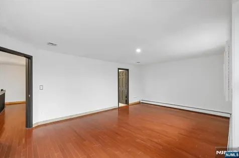 9B Cove Lane North Bergen NJ 07047