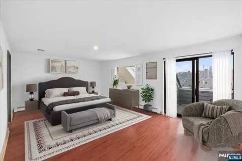 9B Cove Lane North Bergen NJ 07047