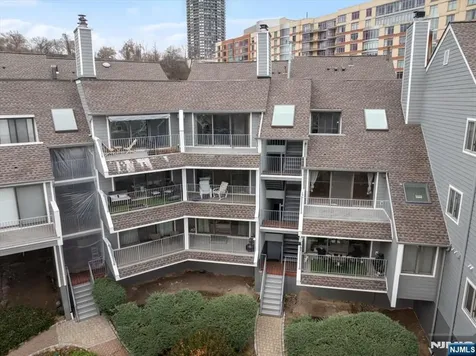 9B Cove Lane North Bergen NJ 07047