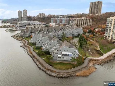 9B Cove Lane North Bergen NJ 07047