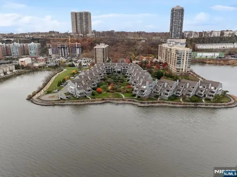 9B Cove Lane North Bergen NJ 07047