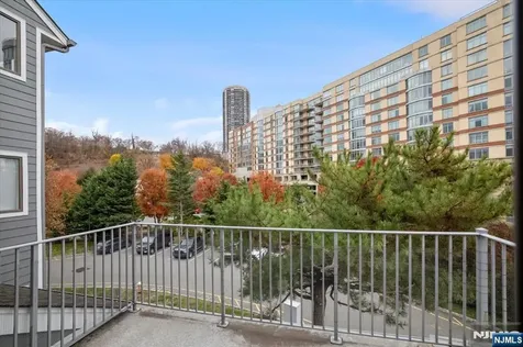 9B Cove Lane North Bergen NJ 07047