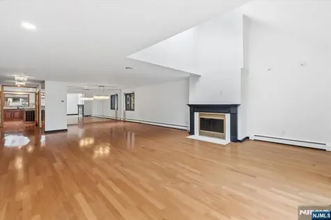9B Cove Lane North Bergen NJ 07047