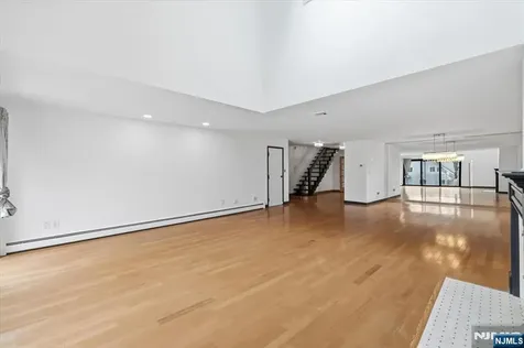 9B Cove Lane North Bergen NJ 07047