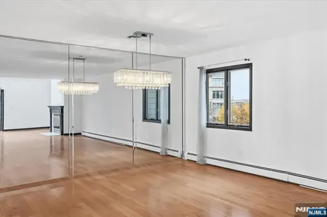 9B Cove Lane North Bergen NJ 07047