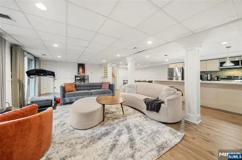 639 Pawnee Lane Franklin Lakes NJ 07417
