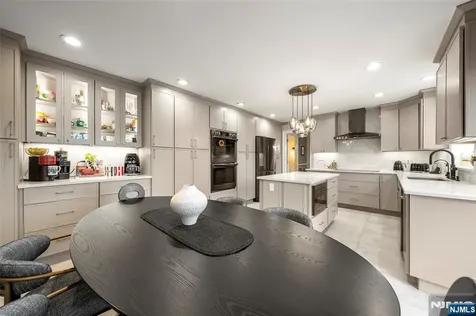 639 Pawnee Lane Franklin Lakes NJ 07417