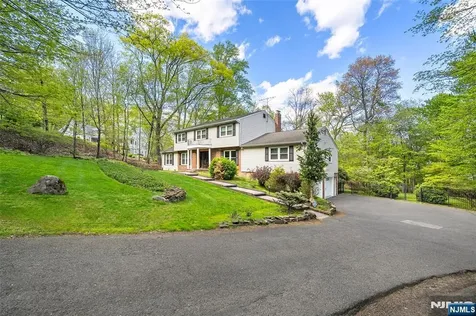 639 Pawnee Lane Franklin Lakes NJ 07417